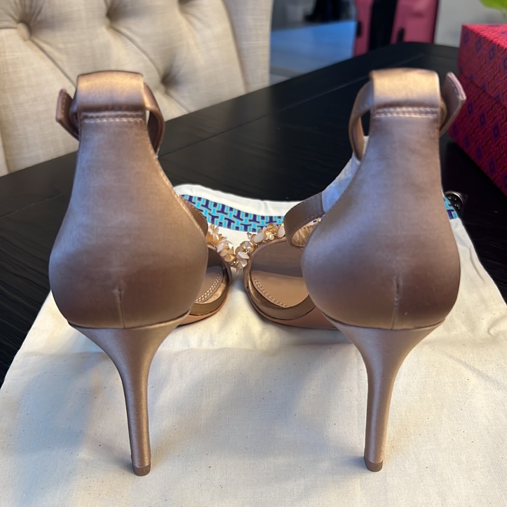 Tory Burch Heels- Brand new with box - Picture 4 of 7